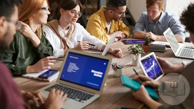 Equipo diverso colaborando en oficina moderna — programa EAP de psicología para empresas